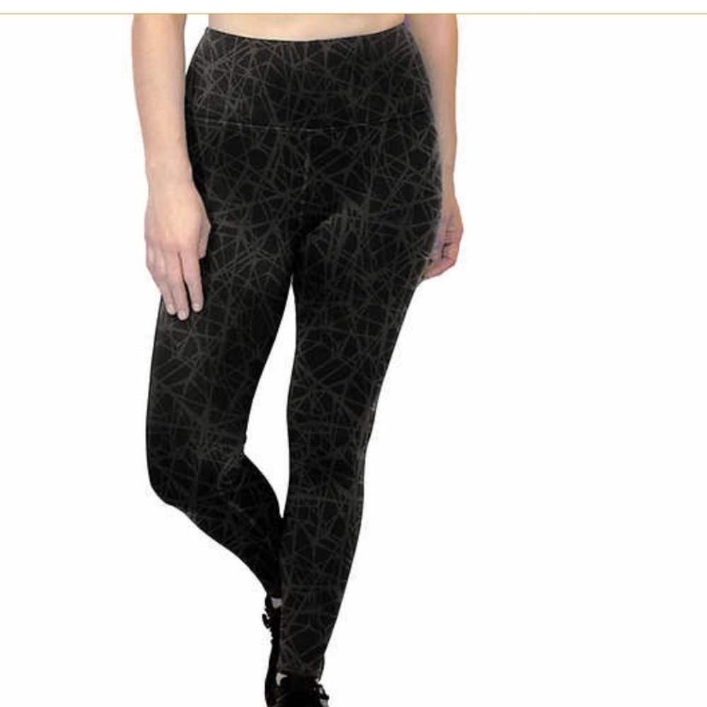 See Other Listing For This Item.NWT SPYDER active leggings, black print, pockets - Picture 1 of 11